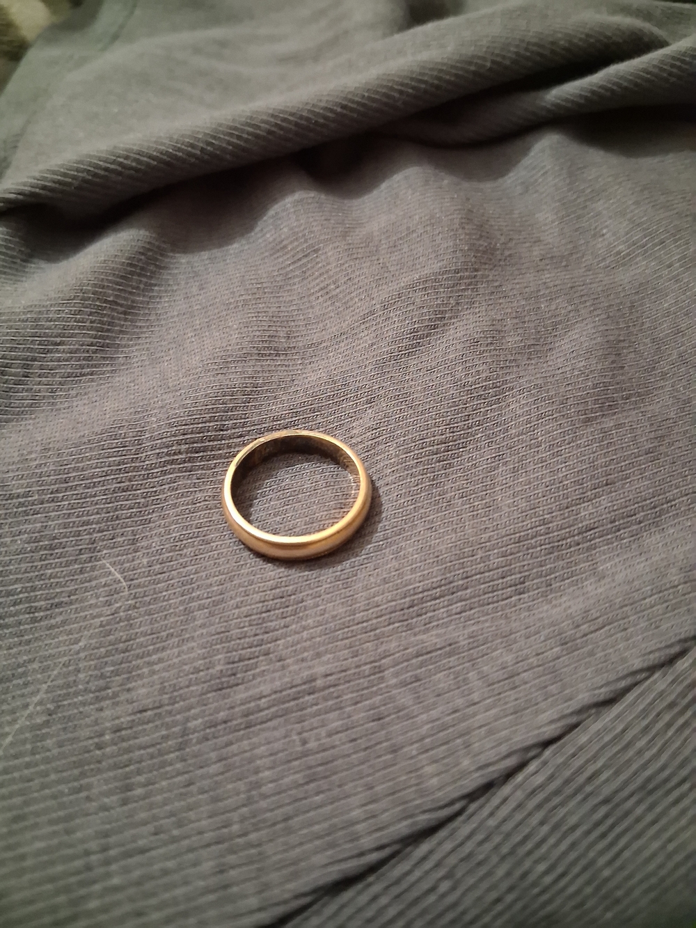 Classic Gold Tone Women’s Band Ring